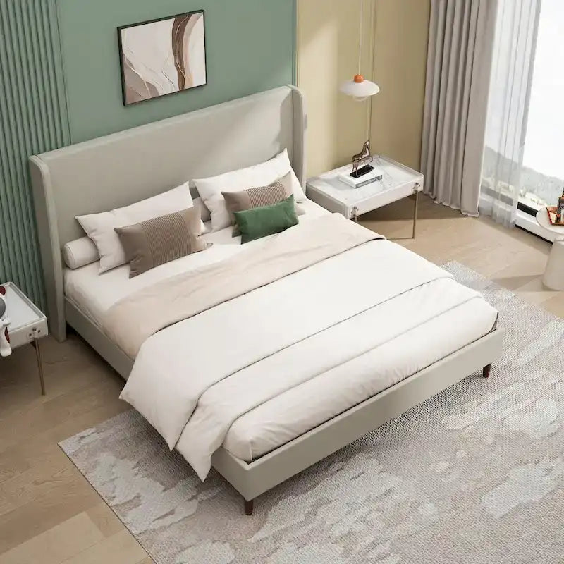 Letto a piattaforma con gambe in legno massiccio e sistema di supporto con 12 doghe