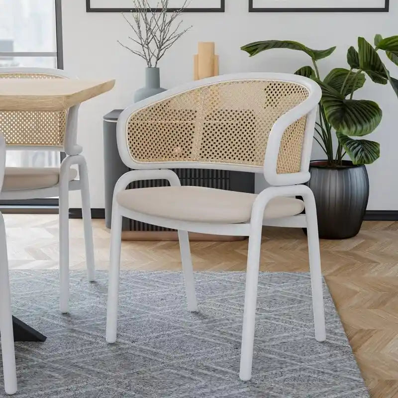 Silla auxiliar moderna y elegante con respaldo de ratán y patas de acero blanco para comedor y cocina, juego de 2