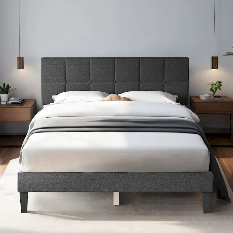 Letto a piattaforma in legno con testiera, senza necessità di rete a doghe