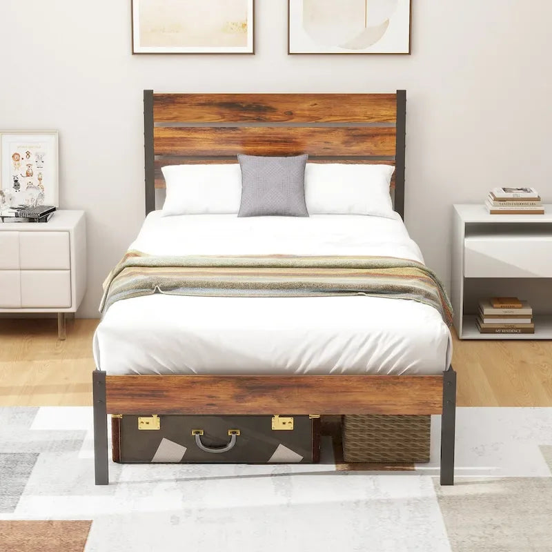 Letto a piattaforma in legno con testiera, senza necessità di rete a doghe