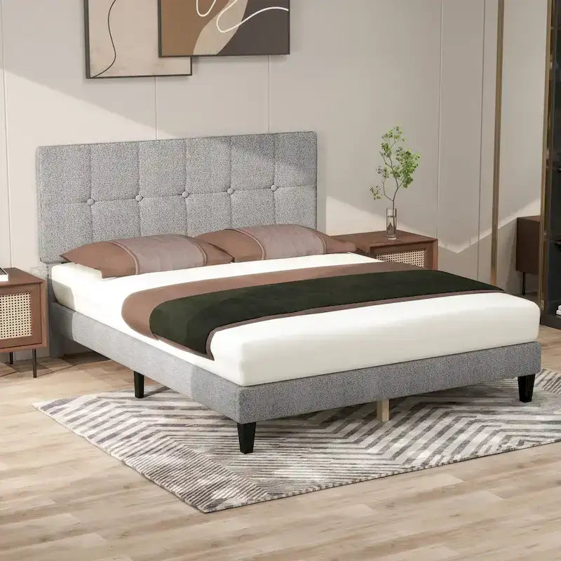Letto a piattaforma in legno con testiera, senza necessità di rete a doghe